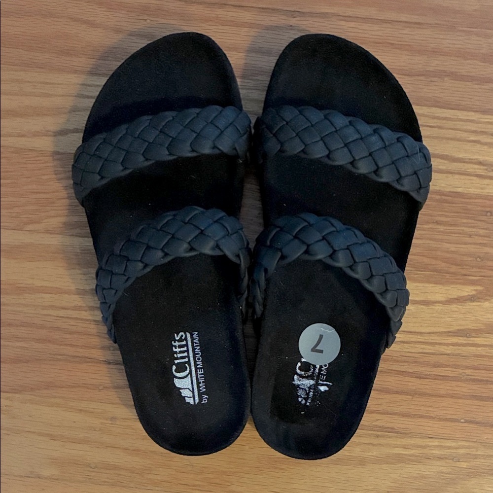 Cliffs by White Mountain Black Slide Sandals